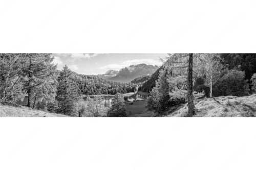 Blick über Ferchensee aufs Karwendel - Ferchenseeherbst - Seitenverhältnis 4:1 - Ferchensee mit Karwendel - weitere Infos unter https://www.kriner-weiermann.de