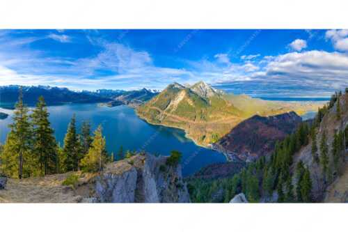 Blick über Walchensee zum Herzogstand - Fiordlands - Seitenverhältnis 2:1 - Walchensee Fahrenberg und Herzogstand - weitere Infos unter https://www.kriner-weiermann.de