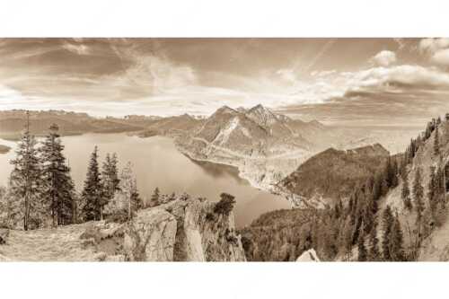 Blick über Walchensee zum Herzogstand - Fiordlands - Seitenverhältnis 2:1 - Walchensee Fahrenberg und Herzogstand - weitere Infos unter https://www.kriner-weiermann.de