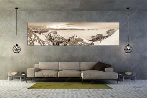 Blick vom Seinskopf über das Wolkenmeer in den Sonnenuntergang - Frei sein - Größe ca. 320x80cm, Seitenverhältnis 4:1 - Bergsteiger am Seinskopf im Soierngebirge - weitere Infos unter https://www.kriner-weiermann.de