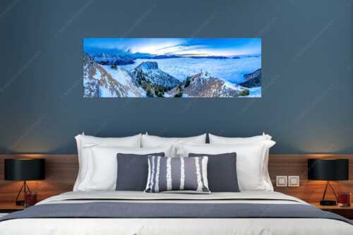 Blick vom Seinskopf über das Wolkenmeer in den Sonnenuntergang - Frei sein - Größe ca. 180x60cm, Seitenverhältnis 3:1 - Bergsteiger am Seinskopf im Soierngebirge - weitere Infos unter https://www.kriner-weiermann.de