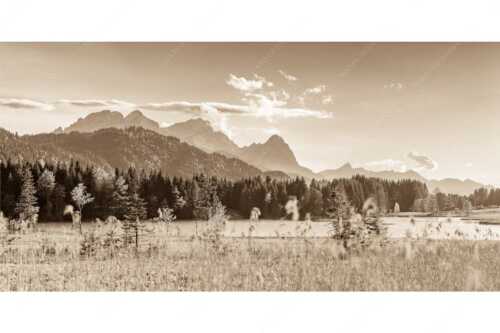 Blick über den Geroldsee mit Zugspitzmassiv im Wetterstein - Frische Birken - Seitenverhältnis 2:1 - Geroldsee mit Zugspitzmassiv - weitere Infos unter https://www.kriner-weiermann.de