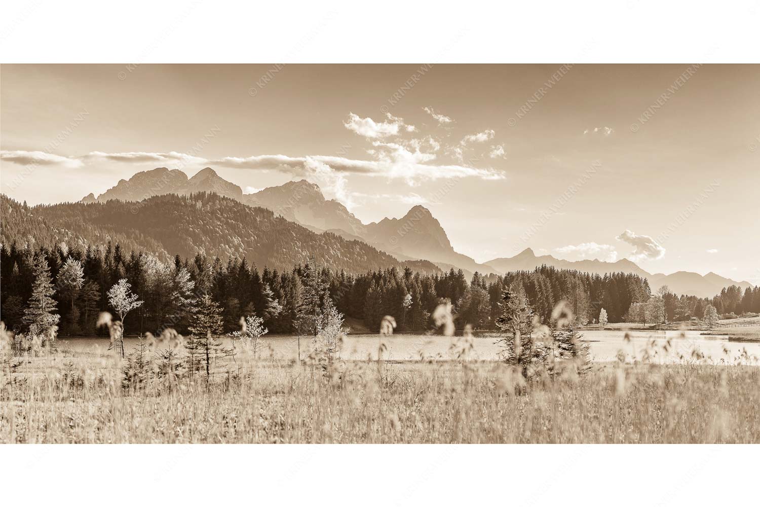 Frische Birken – Seitenverhältnis 2:1 — Geroldsee mit Zugspitzmassiv Blick über den Geroldsee mit Zugspitzmassiv im Wetterstein