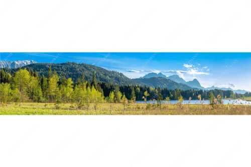 Blick über den Geroldsee mit Zugspitzmassiv im Wetterstein - Frische Birken - Seitenverhältnis 4:1 - Geroldsee mit Zugspitzmassiv - weitere Infos unter https://www.kriner-weiermann.de