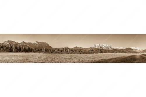 Vom Karwendel über Arnstock und Wettersteingebirge - Ganzes Panorama - Seitenverhältnis 5:1 - Soiern Karwendel und Wetterstein - weitere Infos unter https://www.kriner-weiermann.de