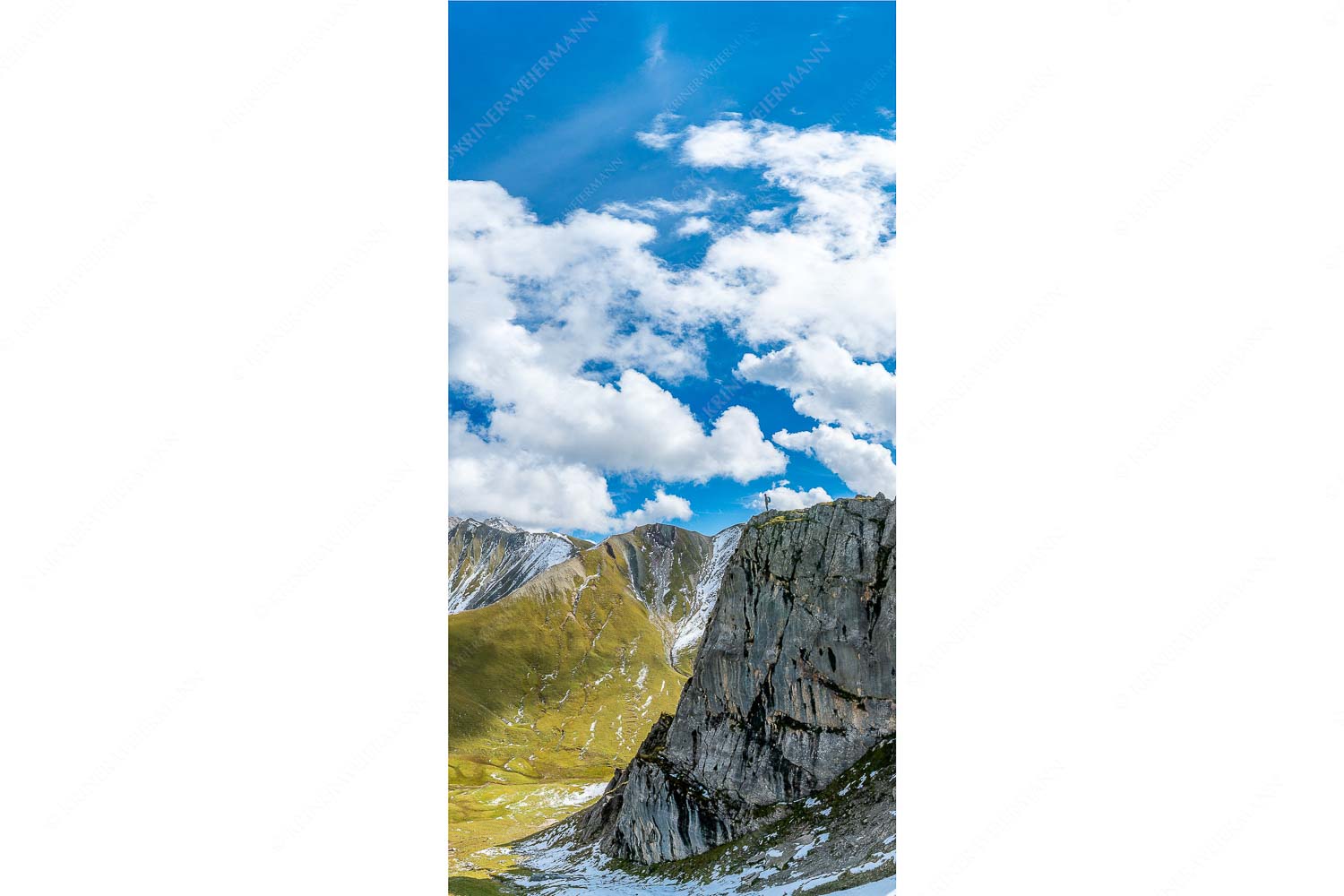 Gatterlblick – Seitenverhältnis 1:2 — Gatterl und Hochwanner im Wetterstein Bergsteiger mit Blick aufs Gatterl und kleinem Wanner im Wettersteingenbirge