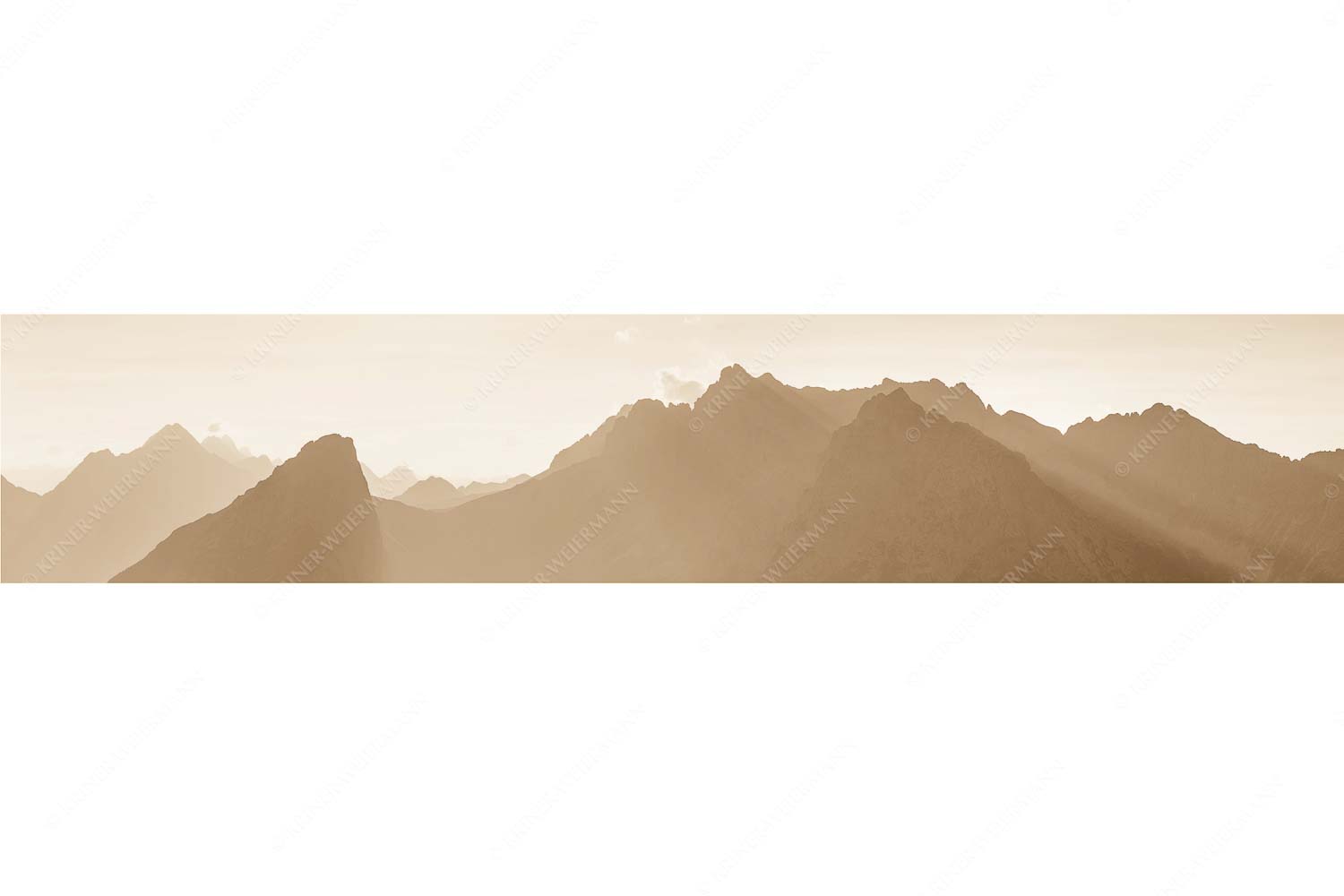 Geblendet – Seitenverhältnis 5:1 — Arnspitzen und Wetterstein Blick durchs Puittal im Wettersteingebirge