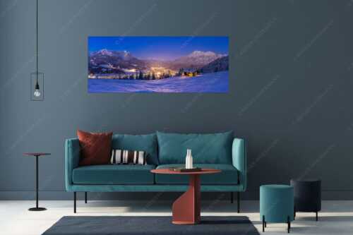 Blick über die Eckenhütte mit Garmisch-Partenkirchen und Zugspitzmassiv - Gegenpol - Größe ca. 175x70cm, Seitenverhältnis 2,5:1 - Advent an Eckenhütte mit Garmisch-Partenkirchen - weitere Infos unter https://www.kriner-weiermann.de