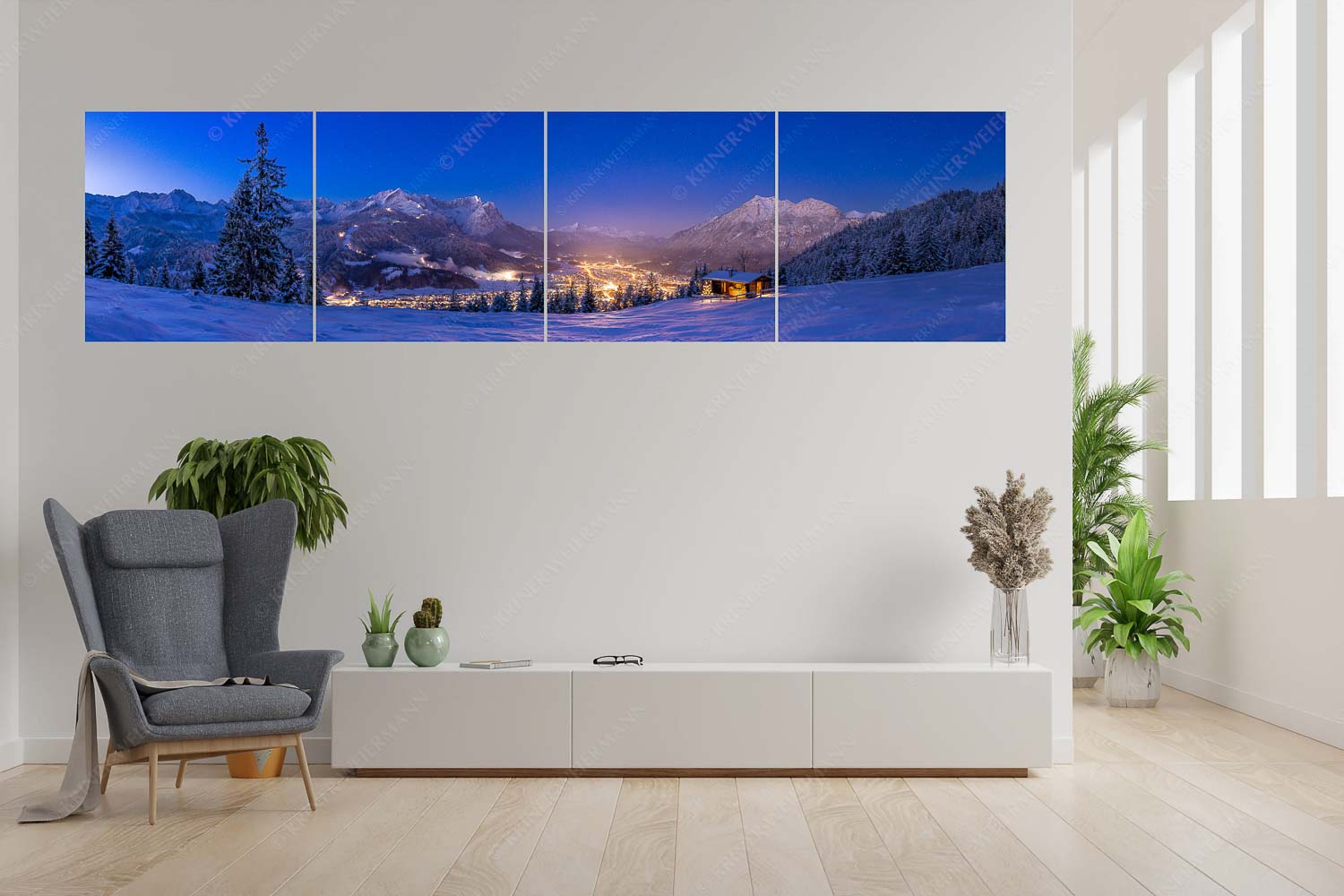 Gegenpol – 4er Split, Größe ca. 280x70cm, Seitenverhältnis 4: — Advent an Eckenhütte mit Garmisch-Partenkirchen Blick über die Eckenhütte mit Garmisch-Partenkirchen und Zugspitzmassiv - Gegenpol - 4er Split, Größe ca. 280x70cm, Seitenverhältnis 4: - Advent an Eckenhütte mit Garmisch-Partenkirchen - weitere Infos unter https://www.kriner-weiermann.de