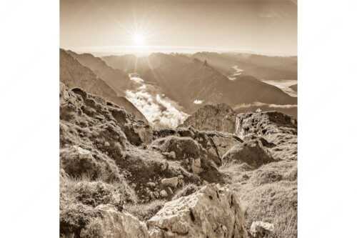 Blick von der Gehrenspitze im Wetterstein übers Leutaschtal in den Sonnenaufgang - Gehrenspitzmorgen - Seitenverhältnis 1:1 - Gehrenspitze mit Leutaschtal - weitere Infos unter https://www.kriner-weiermann.de