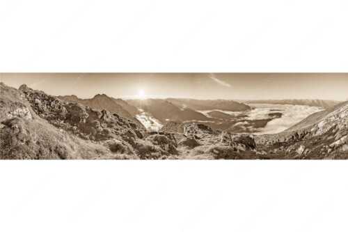 Blick von der Gehrenspitze im Wetterstein übers Leutaschtal in den Sonnenaufgang - Gehrenspitzmorgen - Seitenverhältnis 4:1 - Gehrenspitze mit Leutaschtal - weitere Infos unter https://www.kriner-weiermann.de