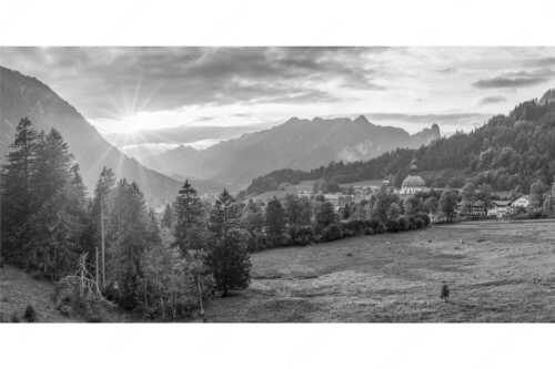 Blick über Kloster Ettal zum Kofel und ins Graswangtal - Gelöbnis - Seitenverhältnis 2:1 - Kloster Ettal mit Sonnenuntergang im Graswangtal - weitere Infos unter https://www.kriner-weiermann.de