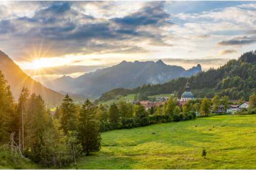 Blick über Kloster Ettal zum Kofel und ins Graswangtal - Gelöbnis - Seitenverhältnis 3:2 - Kloster Ettal mit Sonnenuntergang im Graswangtal - weitere Infos unter https://www.kriner-weiermann.de