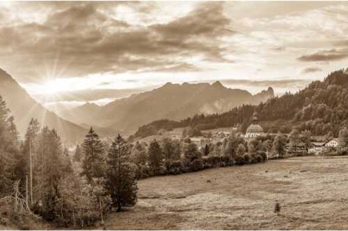 Blick über Kloster Ettal zum Kofel und ins Graswangtal - Gelöbnis - Seitenverhältnis 3:2 - Kloster Ettal mit Sonnenuntergang im Graswangtal - weitere Infos unter https://www.kriner-weiermann.de