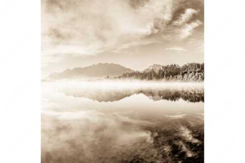 Sommermorgen am Barmsee mit Soiern- und Karwendelgebirge - Gespiegelt - Seitenverhältnis 1:1 - Spiegelung am Barmsee mit Soierngebirge - weitere Infos unter https://www.kriner-weiermann.de