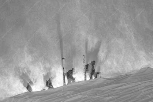 Schneeverfrachtung beim Aufstieg über den Grat - Seitenverhältnis 3:2 - Skitour - weitere Infos unter https://www.kriner-weiermann.de