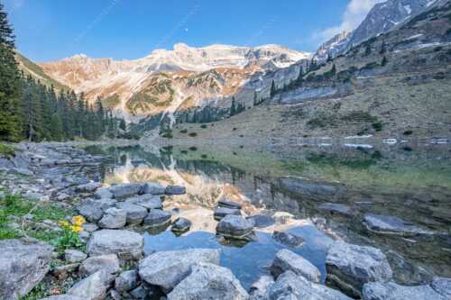 Am Abend kehrt wieder Windstille am See ein - Glanz - Seitenverhältnis 3:2 - Soiernsee mit Soiernspitze - weitere Infos unter https://www.kriner-weiermann.de