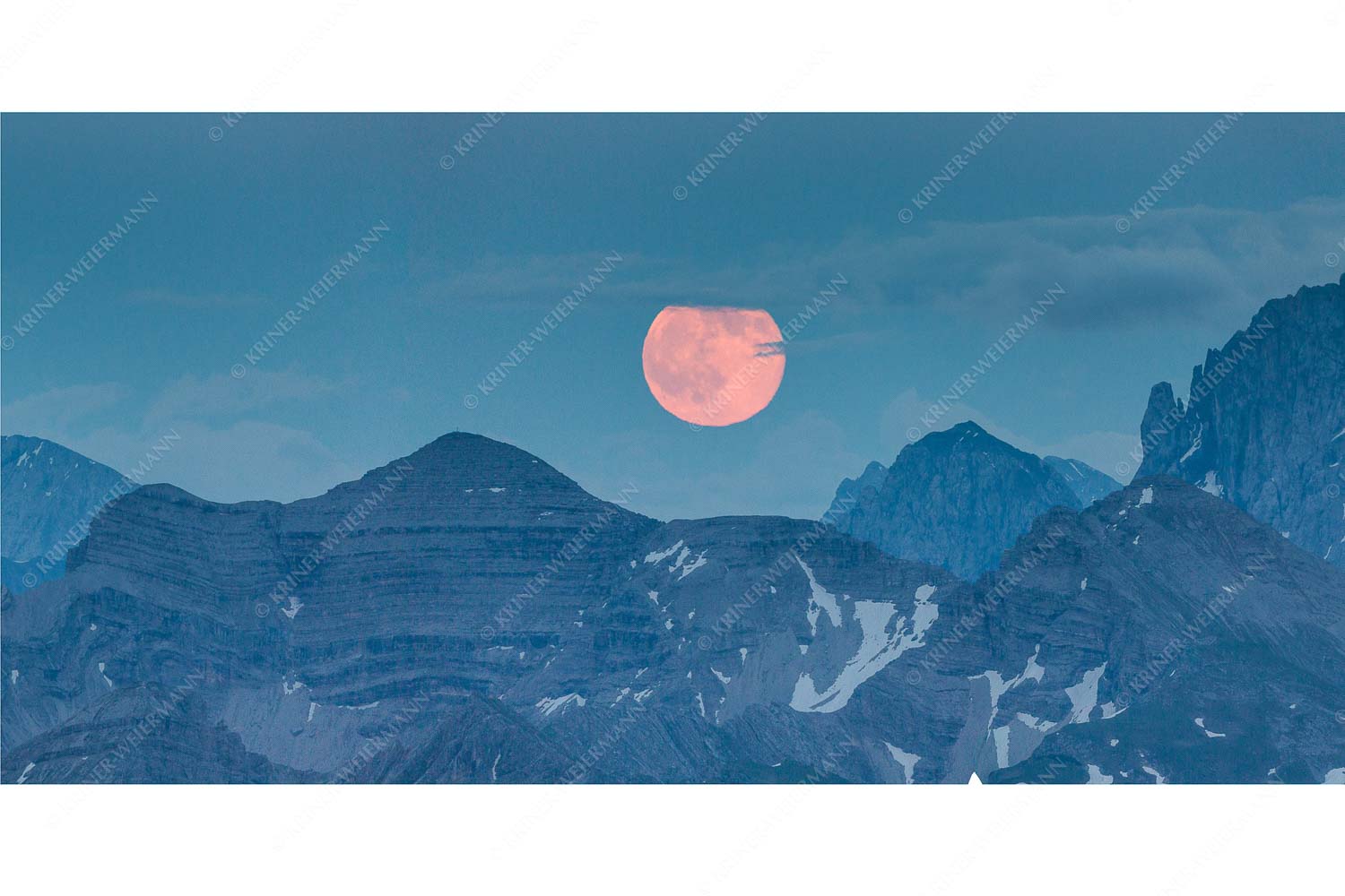 Seitenverhältnis 2:1 — Vollmond mit Soiernspitze Vollmondaufgang hinter Soiernspitze und Östlicher Karwendelspitze