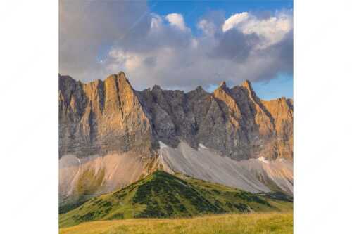 Sonnenaufgang mit Lalidererkette im Karwendel - Goldene Kette - Seitenverhältnis 1:1 - Karwendel Hauptkamm mit Laliderer - weitere Infos unter https://www.kriner-weiermann.de