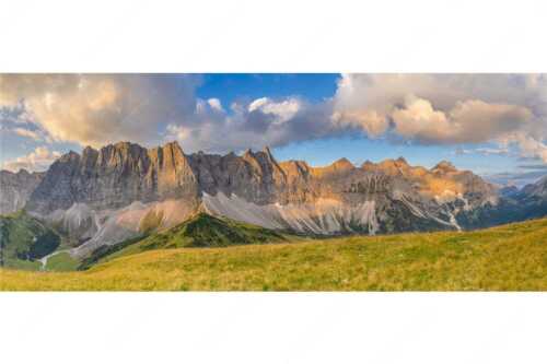 Sonnenaufgang mit Lalidererkette im Karwendel - Goldene Kette - Seitenverhältnis 2,5:1 - Karwendel Hauptkamm mit Laliderer - weitere Infos unter https://www.kriner-weiermann.de
