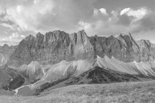 Sonnenaufgang mit Lalidererkette im Karwendel - Goldene Kette - Seitenverhältnis 3:2 - Karwendel Hauptkamm mit Laliderer - weitere Infos unter https://www.kriner-weiermann.de