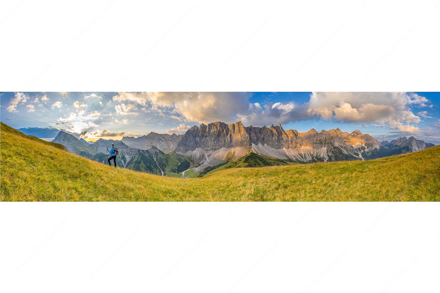 Goldene Kette – Seitenverhältnis 4:1 — Karwendel Hauptkamm mit Laliderer Sonnenaufgang mit Lalidererkette im Karwendel
