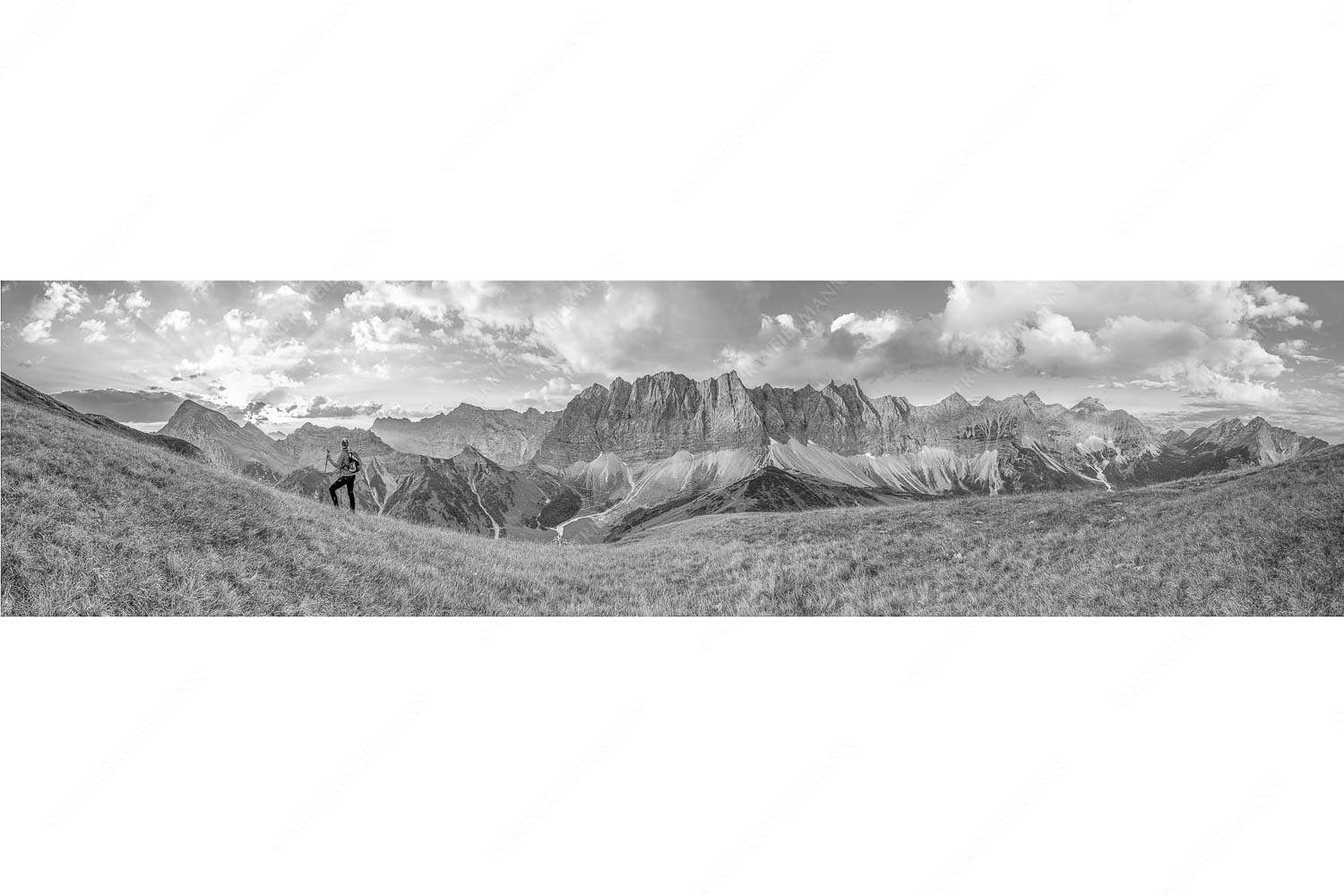 Goldene Kette – Seitenverhältnis 4:1 — Karwendel Hauptkamm mit Laliderer Sonnenaufgang mit Lalidererkette im Karwendel