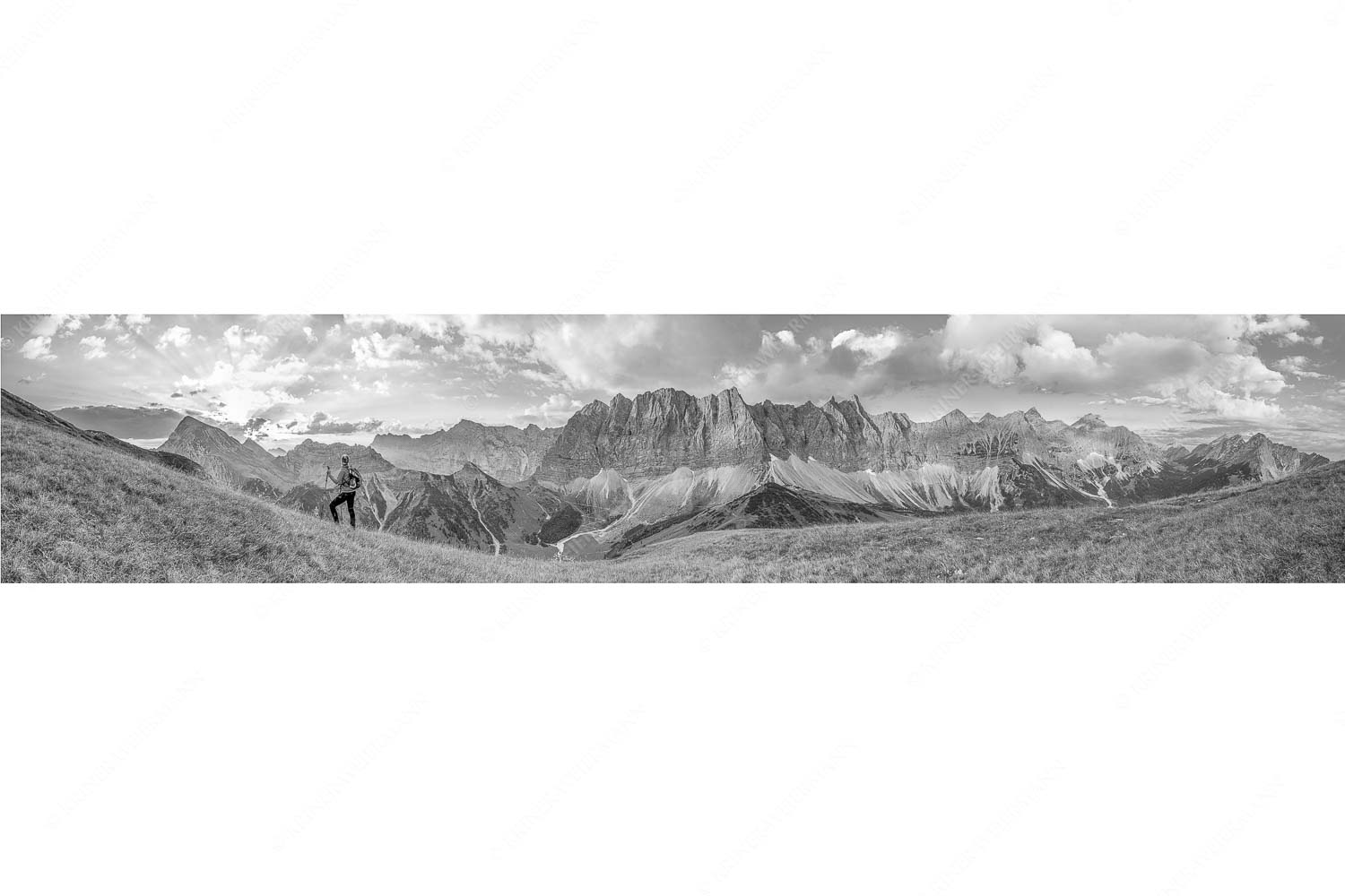 Goldene Kette – Seitenverhältnis 5:1 — Karwendel Hauptkamm mit Laliderer Sonnenaufgang mit Lalidererkette im Karwendel