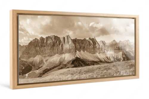 Sonnenaufgang mit Lalidererkette im Karwendel - Goldene Kette - Foto im Schattenfugen-Rahmen - Karwendel Hauptkamm mit Laliderer - weitere Infos unter https://www.kriner-weiermann.de
