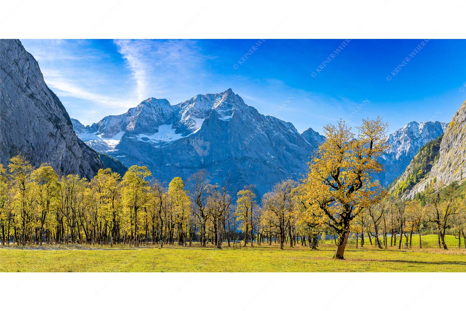 Goldgrube – Seitenverhältnis 2:1 — Herbstfärbung am Ahornboden Blick über Großen Ahornboden zur Spritzkarspitze im Karwendelgebirge