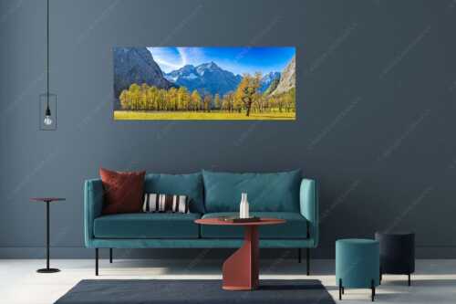 Blick über Großen Ahornboden zur Spritzkarspitze im Karwendelgebirge - Goldgrube - Größe ca. 175x70cm, Seitenverhältnis 2,5:1 - Herbstfärbung am Ahornboden - weitere Infos unter https://www.kriner-weiermann.de