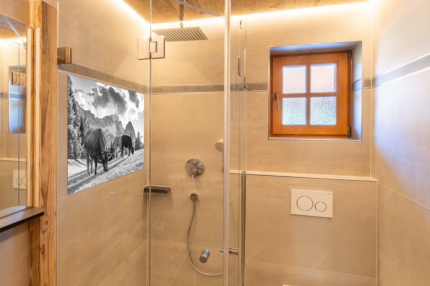 Rindvieh am Gschwandnerbauer vor dem Zugspitzmassiv - Grasen - Größe ca. 120x80cm, Seitenverhältnis 3:2 - Kühe mit Wettersteingebirge - weitere Infos unter https://www.kriner-weiermann.de