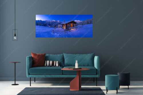 Eckenhütte mit Garmisch-Partenkirchen und Zugspitzmassiv - Griabig - Größe ca. 175x70cm, Seitenverhältnis 2,5:1 - Advent an der Eckenhütte mit Zugspitze - weitere Infos unter https://www.kriner-weiermann.de