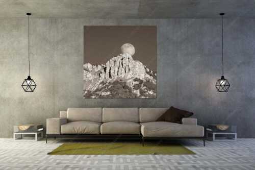 Aufgehender Vollmond hinter Signalkopf mit Wanderer am Gipfel - Große Sache - Größe ca. 160x160cm, Seitenverhältnis 1:1 - Vollmond mit Signalkopf - weitere Infos unter https://www.kriner-weiermann.de