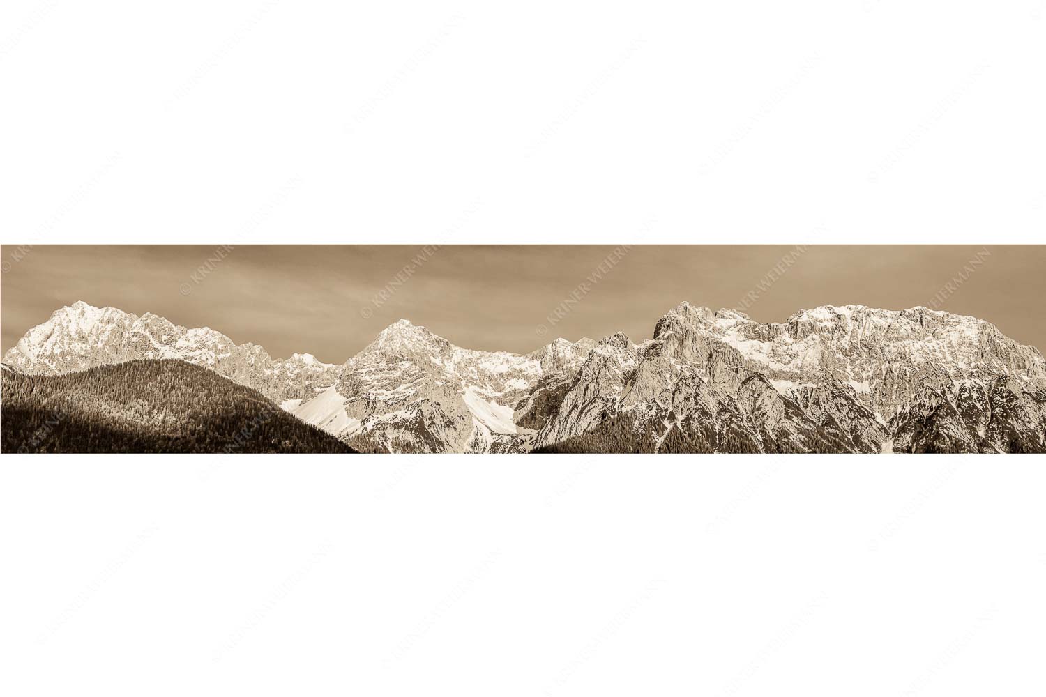 Gute Bekannte – Seitenverhältnis 5:1 — Karwendelgebirge bei Mittenwald Wörner, Tiefkar und Westliche Karwendelspitze im Abendlicht