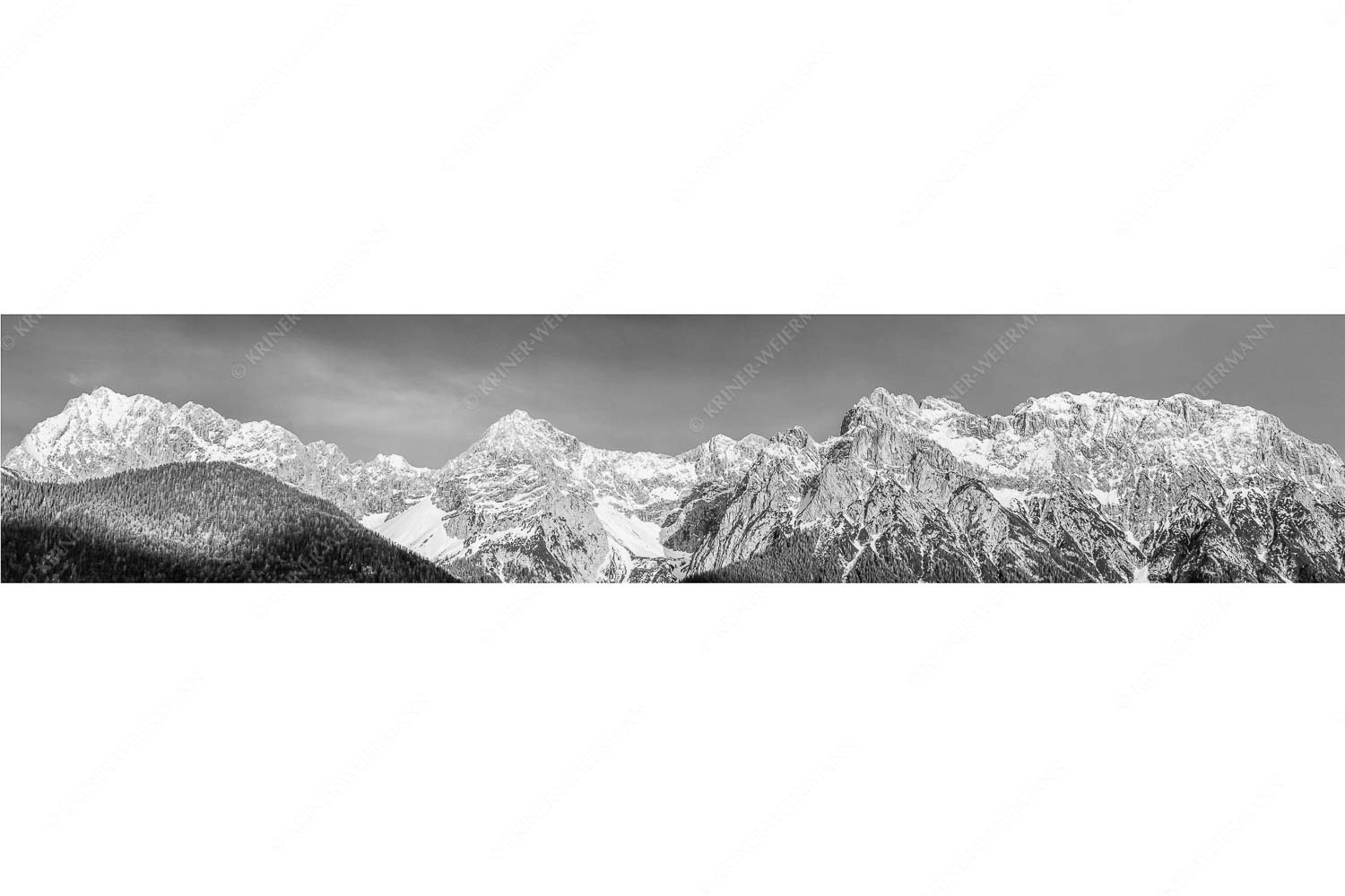 Gute Bekannte – Seitenverhältnis 5:1 — Karwendelgebirge bei Mittenwald Wörner, Tiefkar und Westliche Karwendelspitze im Abendlicht