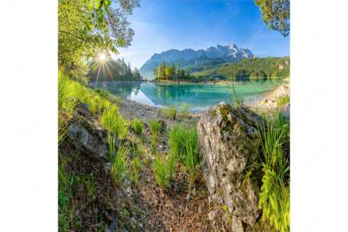 Blick über Eibsee zur Zugspitze im Wettersteingebirge - Heimliche Bucht - Seitenverhältnis 1:1 - Sonnenaufgang am Eibsee mit Zugspitze - weitere Infos unter https://www.kriner-weiermann.de