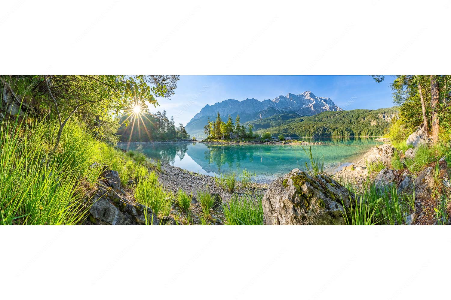 Heimliche Bucht – Seitenverhältnis 3:1 — Sonnenaufgang am Eibsee mit Zugspitze Blick über Eibsee zur Zugspitze im Wettersteingebirge