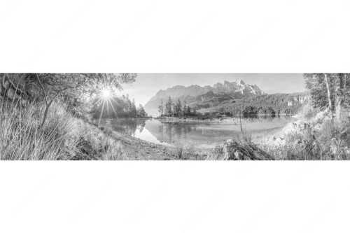 Blick über Eibsee zur Zugspitze im Wettersteingebirge - Heimliche Bucht - Seitenverhältnis 4:1 - Sonnenaufgang am Eibsee mit Zugspitze - weitere Infos unter https://www.kriner-weiermann.de
