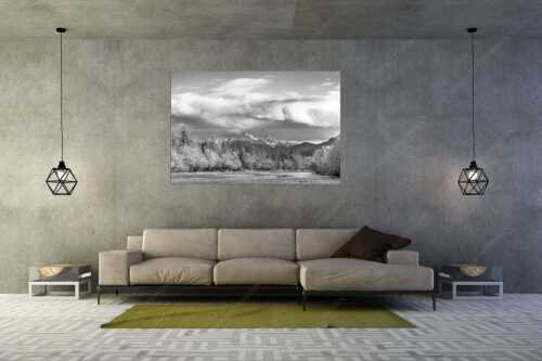 Blick über die Isar zu den Arnspitzen - Heimliches Wahrzeichen - Größe ca. 180x120cm, Seitenverhältnis 3:2 - Isar mit den drei Arnspitzen - weitere Infos unter https://www.kriner-weiermann.de
