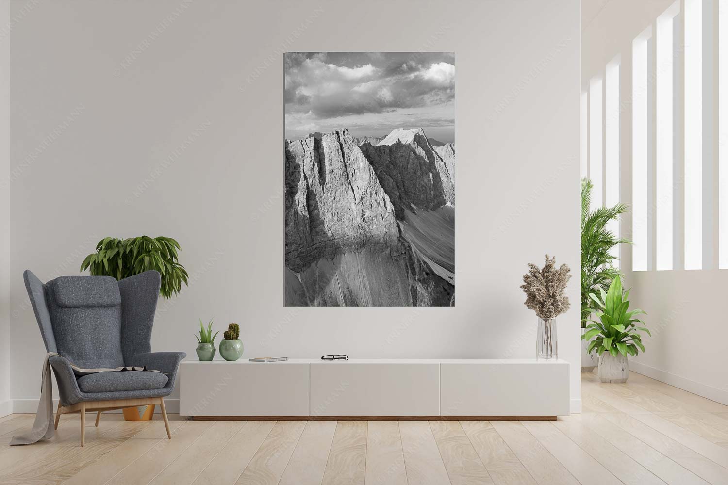 Erstes Licht an der Lalidererwand im Karwendel - Herzog Kante - Größe ca. 120x180cm, Seitenverhältnis 2:3 - Lalidererspitze im Karwendelgebirge - weitere Infos unter https://www.kriner-weiermann.de