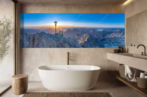 Gipfelerfolg auf der Zugspitze mit Blick über Jubiläumsgrat und Alpspitze in den Sonnenaufgang - high five - Größe ca. 300x100cm, Seitenverhältnis 3:1 - Bergsteiger auf der Zugspitze - weitere Infos unter https://www.kriner-weiermann.de