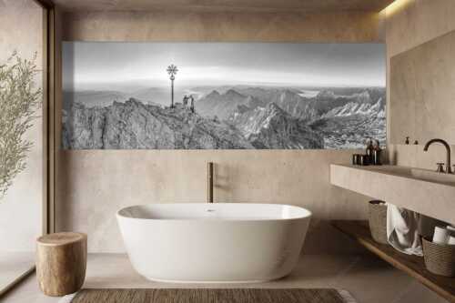 Gipfelerfolg auf der Zugspitze mit Blick über Jubiläumsgrat und Alpspitze in den Sonnenaufgang - high five - Größe ca. 300x100cm, Seitenverhältnis 3:1 - Bergsteiger auf der Zugspitze - weitere Infos unter https://www.kriner-weiermann.de