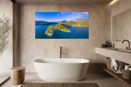 Blick über die Halbinsel Zwergern am Walchensee zum Simetsberg und Wettersteingebirge - Himmelswiesn - Größe ca. 180x90cm, Seitenverhältnis 2:1 - Halbinsel Zwergern am Walchensee mit Simetsberg - weitere Infos unter https://www.kriner-weiermann.de