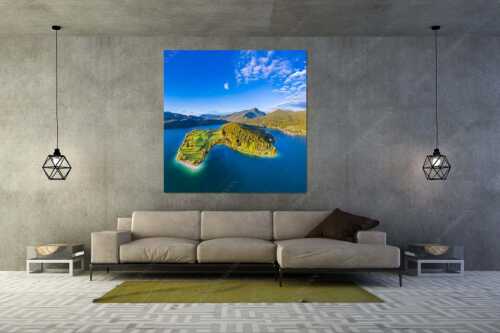 Blick über die Halbinsel Zwergern am Walchensee zum Simetsberg und Wettersteingebirge - Himmelswiesn - Größe ca. 160x160cm, Seitenverhältnis 1:1 - Halbinsel Zwergern am Walchensee mit Simetsberg - weitere Infos unter https://www.kriner-weiermann.de