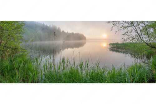 Morgentliche Nebelstimmung am Barmsee bei Krün - Hinterm See - Seitenverhältnis 2,5:1 - Nebelstimmung am Barmsee - weitere Infos unter https://www.kriner-weiermann.de