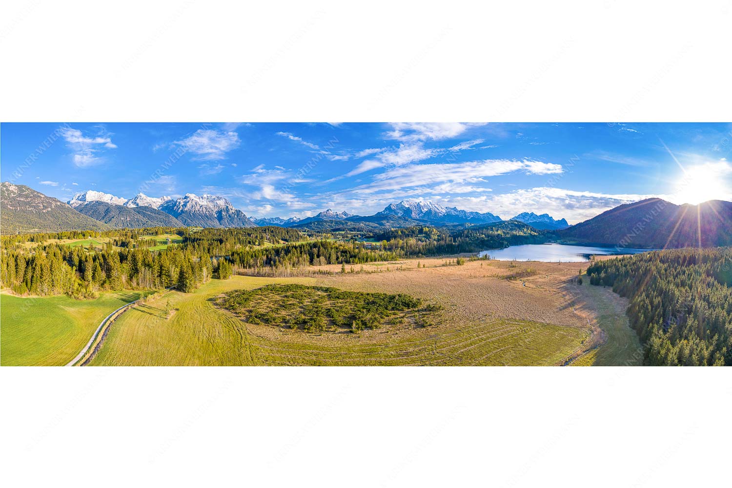 Panorama vom Barmsee mit Karwendel- und Wettersteingebirge