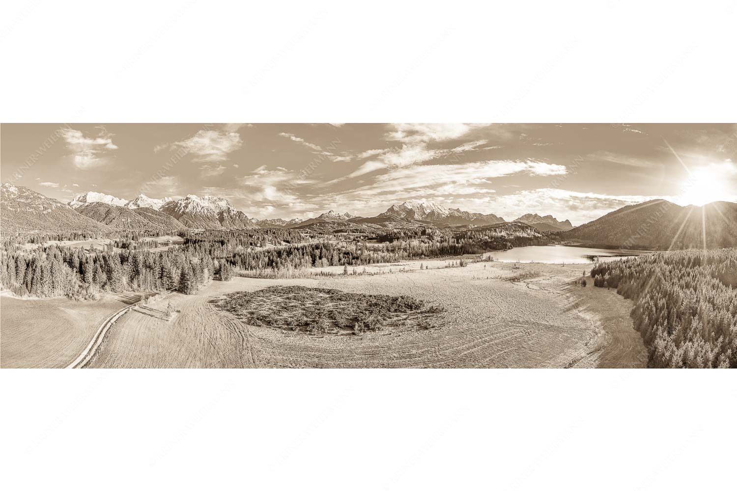 Panorama vom Barmsee mit Karwendel- und Wettersteingebirge