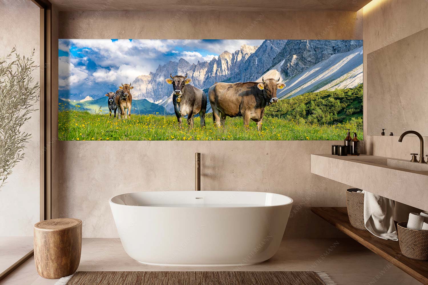 Hochalm II – Größe ca. 300x100cm, Seitenverhältnis 3:1 — Junge Kühe mit Laliderer im Karwendel Jungvieh am Hochalmsattel im Karwendel mit Lalidererwand im Hintergrund - Hochalm II - Größe ca. 300x100cm, Seitenverhältnis 3:1 - Junge Kühe mit Laliderer im Karwendel - weitere Infos unter https://www.kriner-weiermann.de