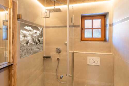 Jungvieh am Hochalmsattel im Karwendel mit Lalidererwand im Hintergrund - Hochalm II - Größe ca. 120x80cm, Seitenverhältnis 3:2 - Junge Kühe mit Laliderer im Karwendel - weitere Infos unter https://www.kriner-weiermann.de